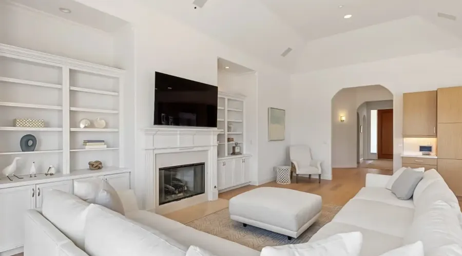 220 Jamaica Street, Tiburon, California, United States, 4 Bedrooms Bedrooms, ,3 BathroomsBathrooms,Residential,For Sale,1919083